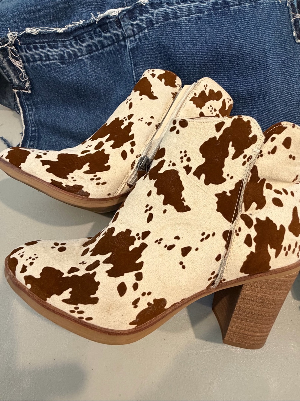 Altar’d State Women's Cowprint Ankle Booties - Brown/White sz 9